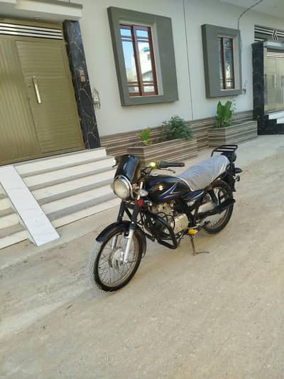 Suzuki GS 2016#0/3/1/7/0/0/2/4/6/2/9