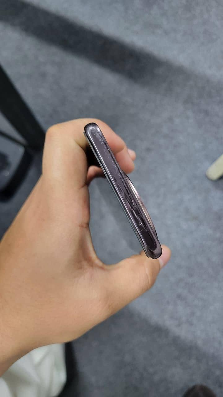 Vivo V30e 3