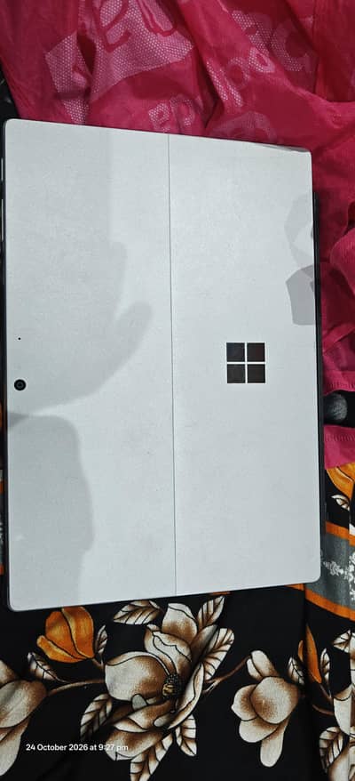 Microsoft surface 7 pro 8/256 2021 gb with charger