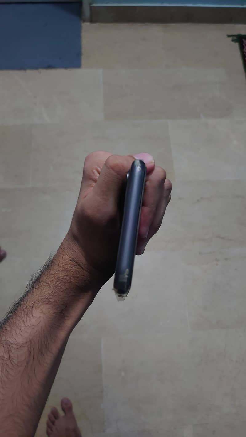 Apple iPhone 11 6