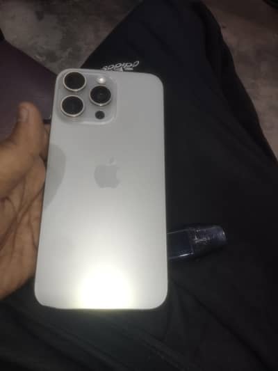 Apple iPhone 15 Pro Max call o3o1.7o44615