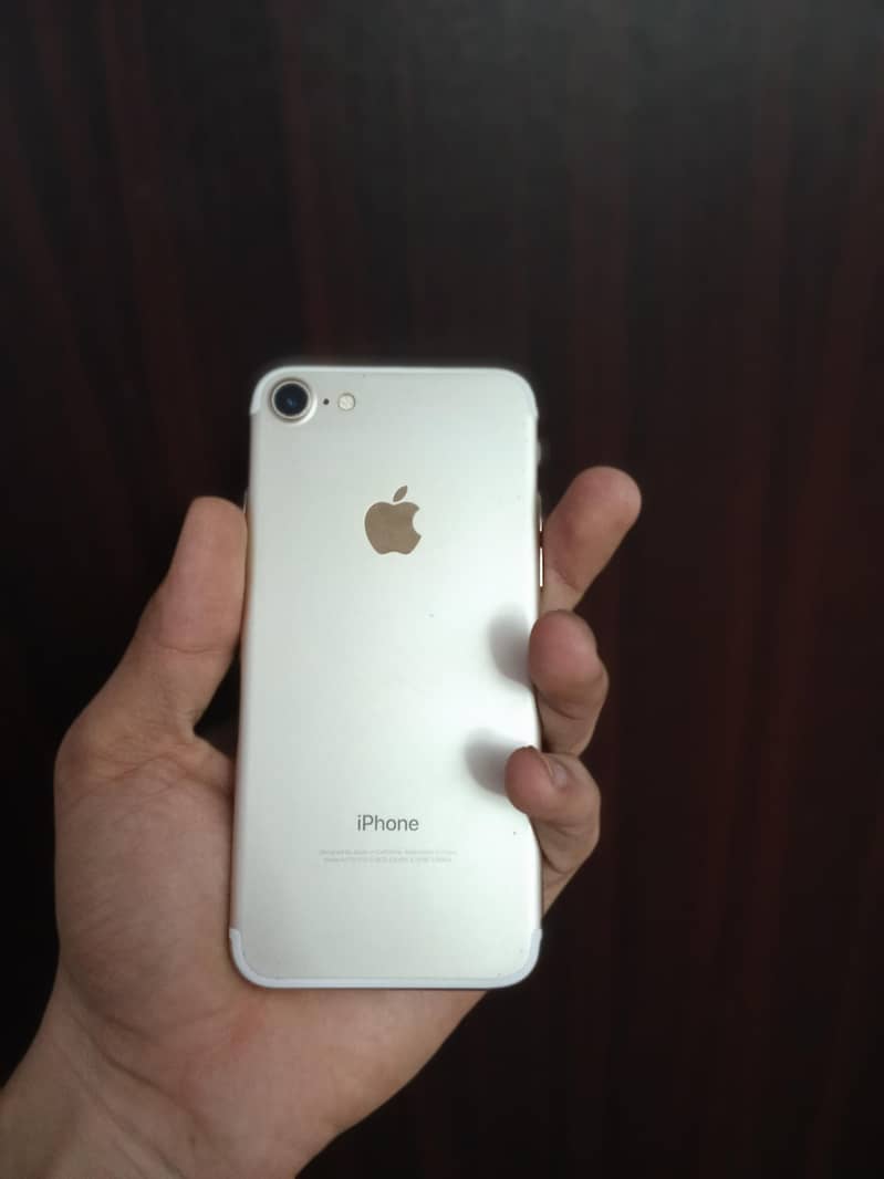 Apple iPhone 7 2