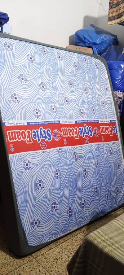 Style foam matress ( only contact on whatsapp)