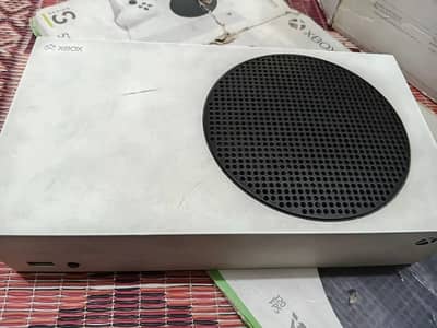 minor defects x box controllers and box with 15 games installed