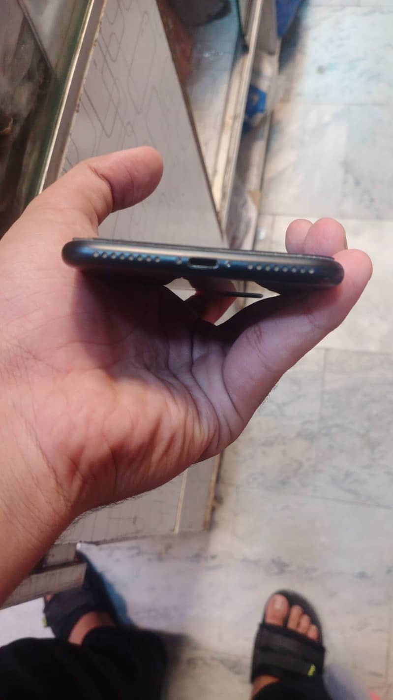 Apple iPhone 7 Plus 1