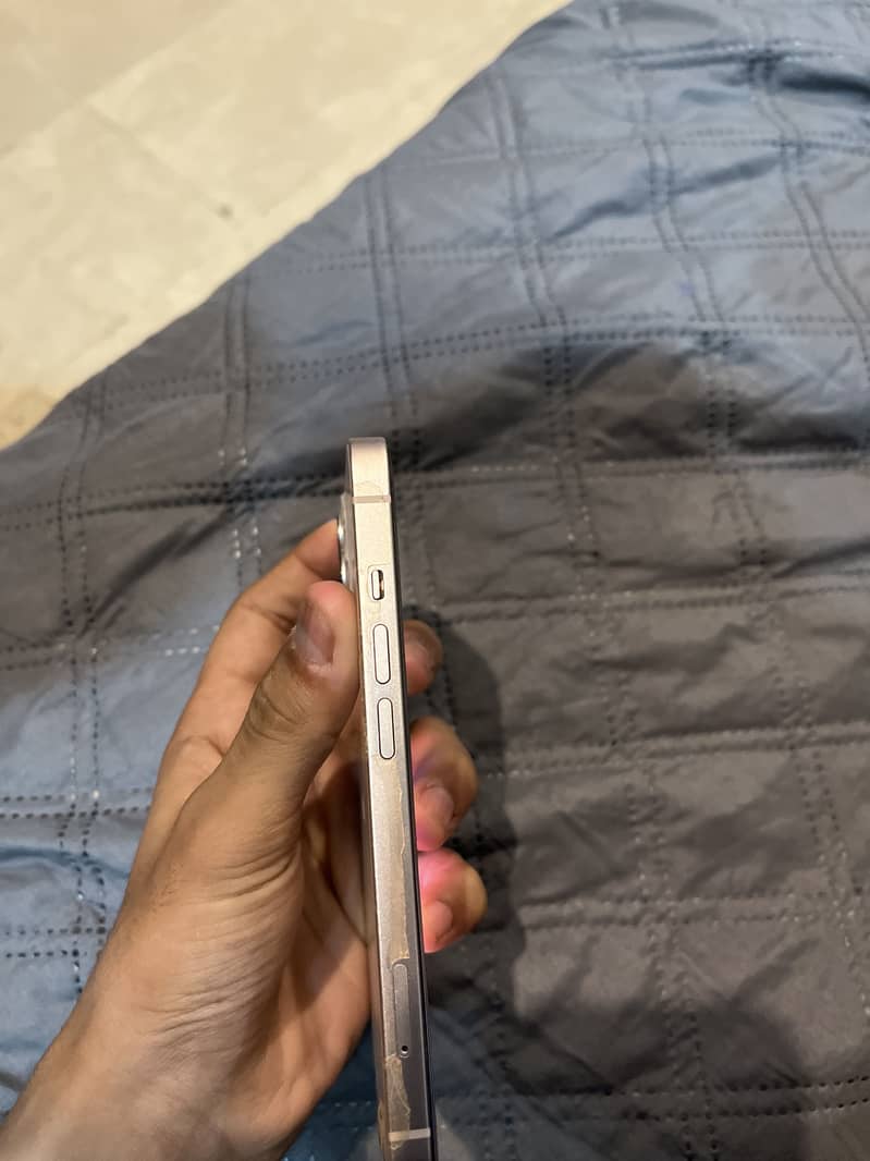 Apple iPhone 13 3