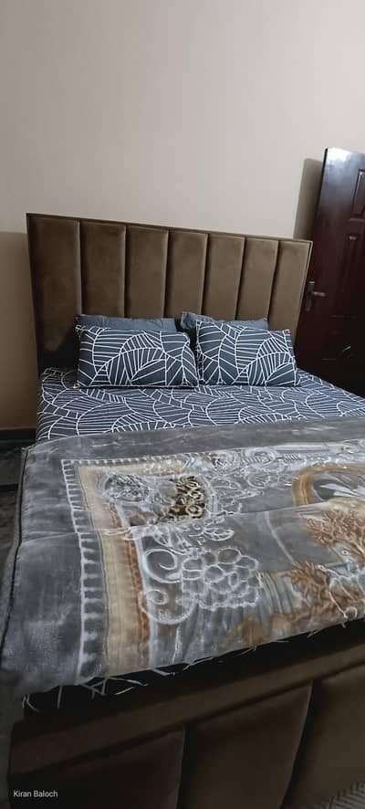 king size bed with 7  supports  sale 40k