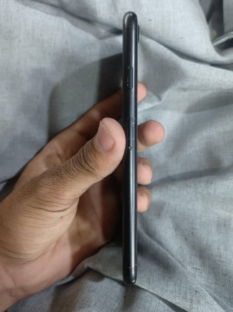 Apple iPhone SE 0