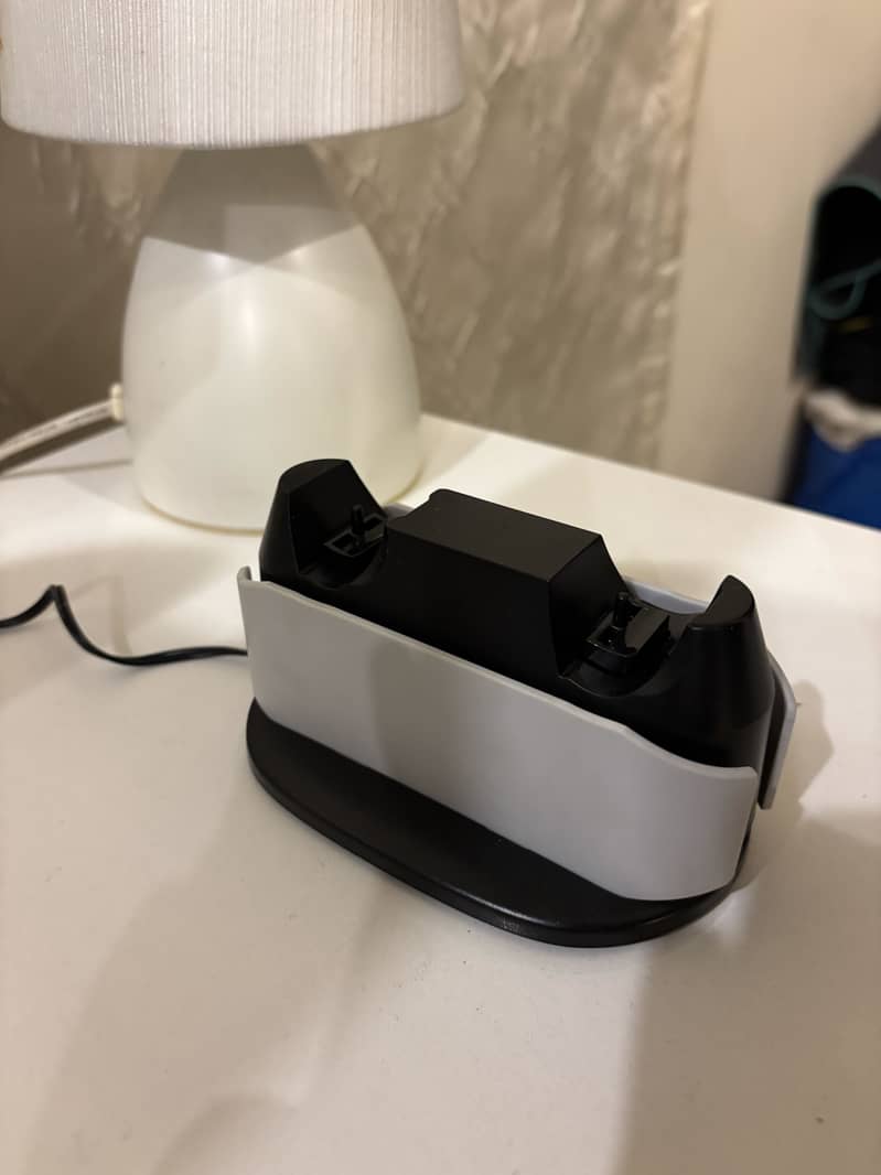 PS5 Controller Charging Dock 1