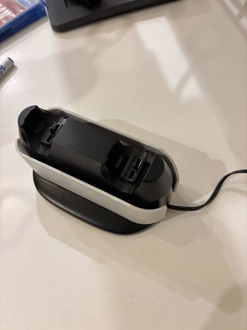 PS5 Controller Charging Dock 4