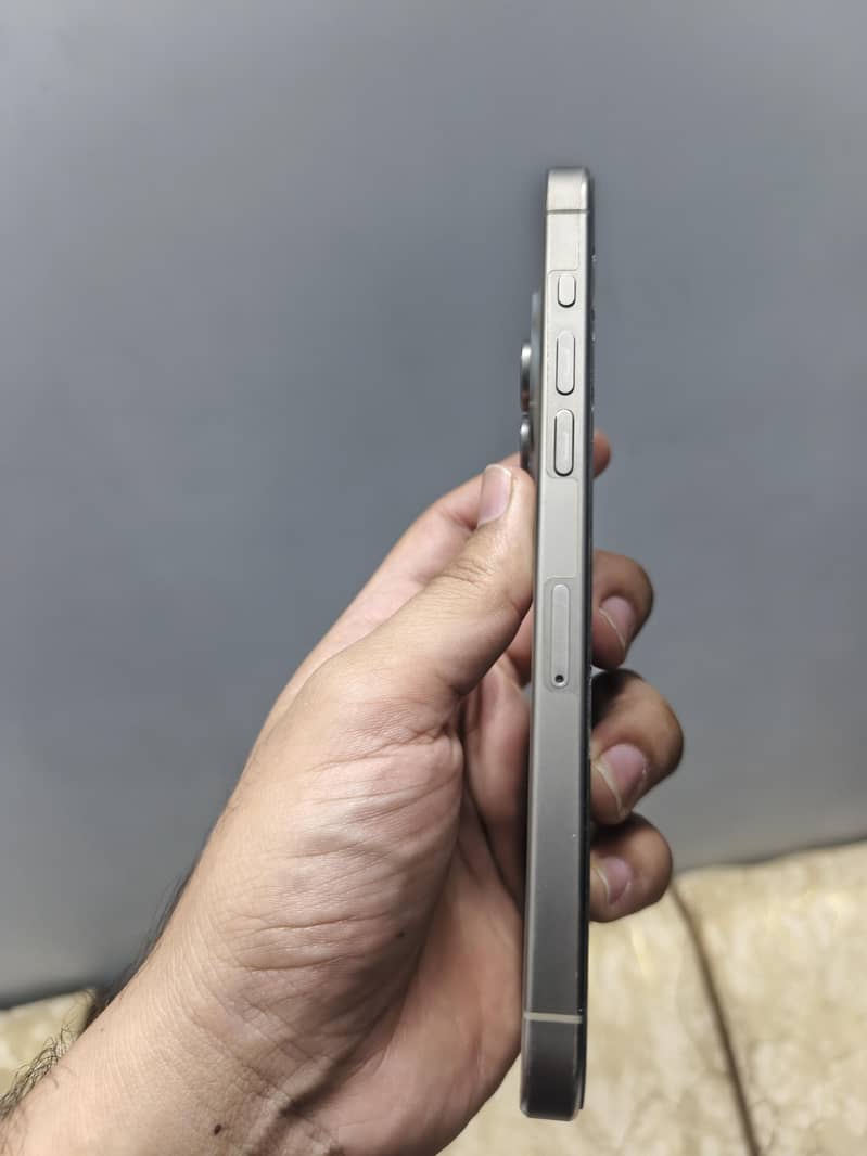 Apple iPhone 15 Pro Max 1
