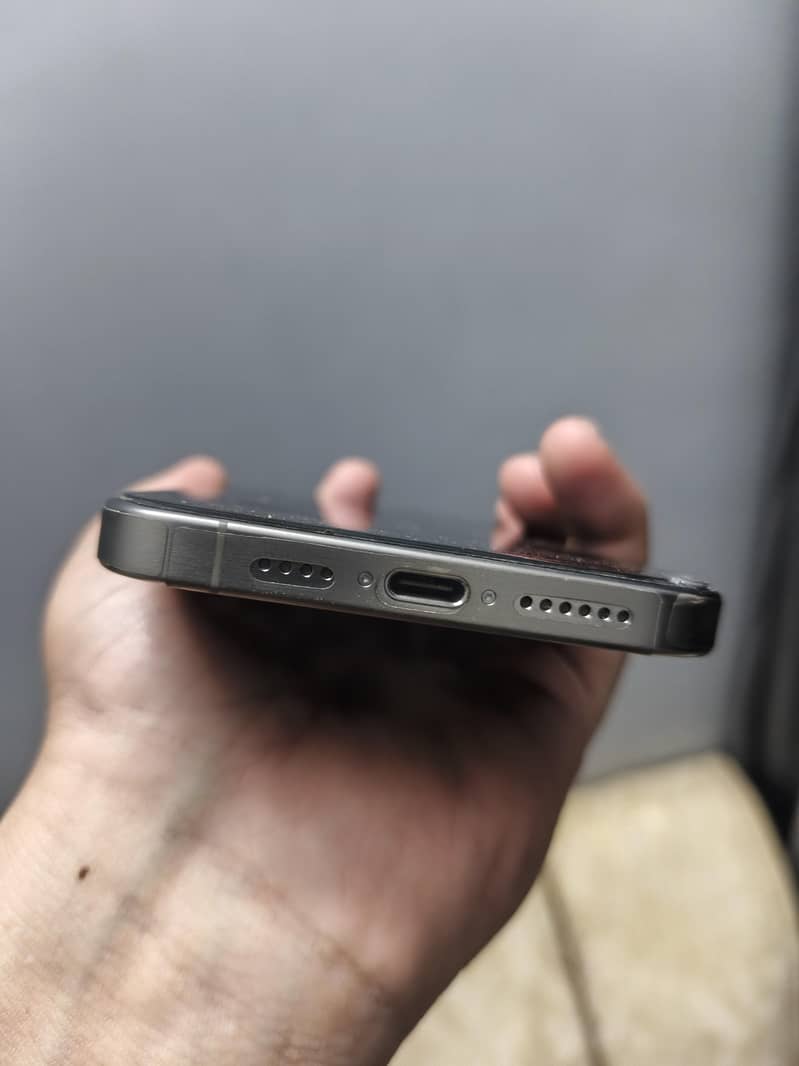 Apple iPhone 15 Pro Max 3