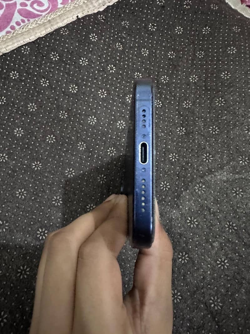 Apple iPhone 15 Pro Max 1