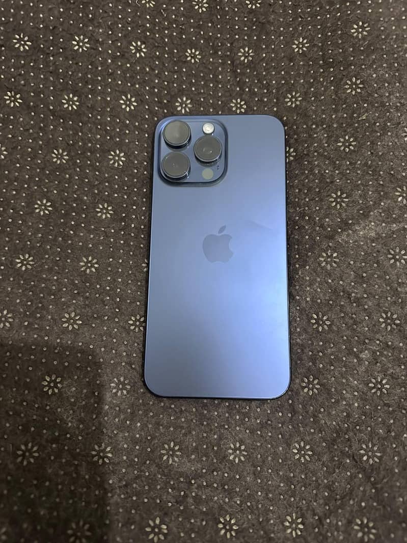 Apple iPhone 15 Pro Max 2
