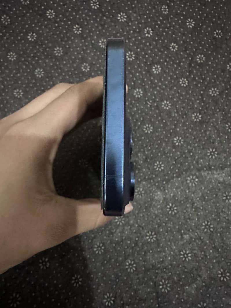 Apple iPhone 15 Pro Max 3