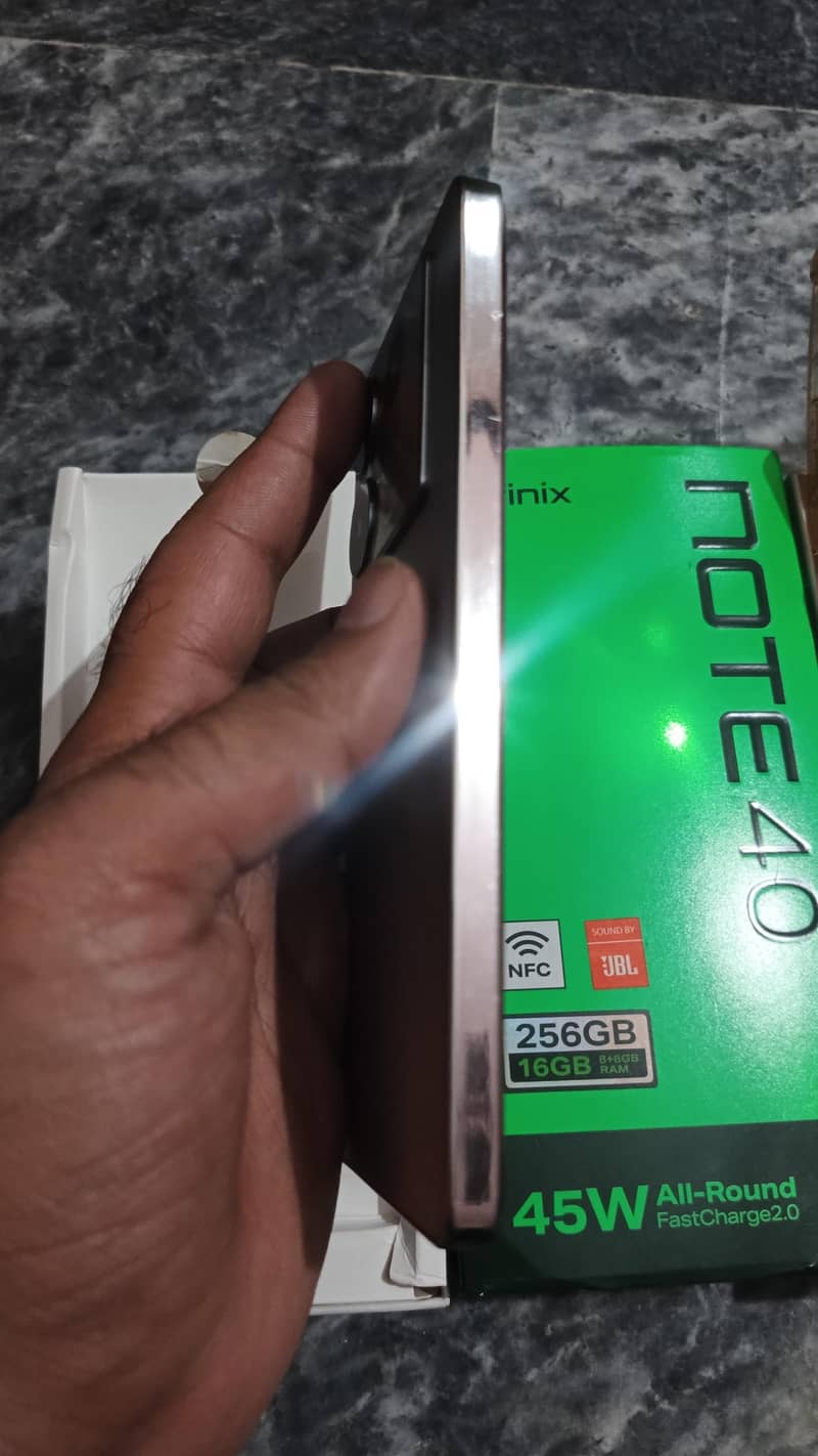 Infinix Note 40 8