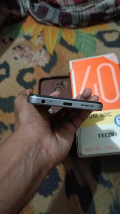 Tecno 40c with box