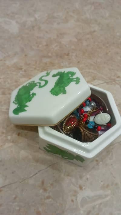 Chinese stye jewellery ceramic box