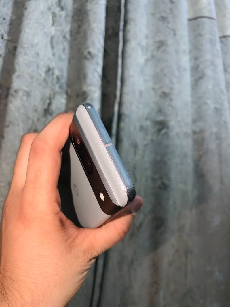 Google Pixel 8 2