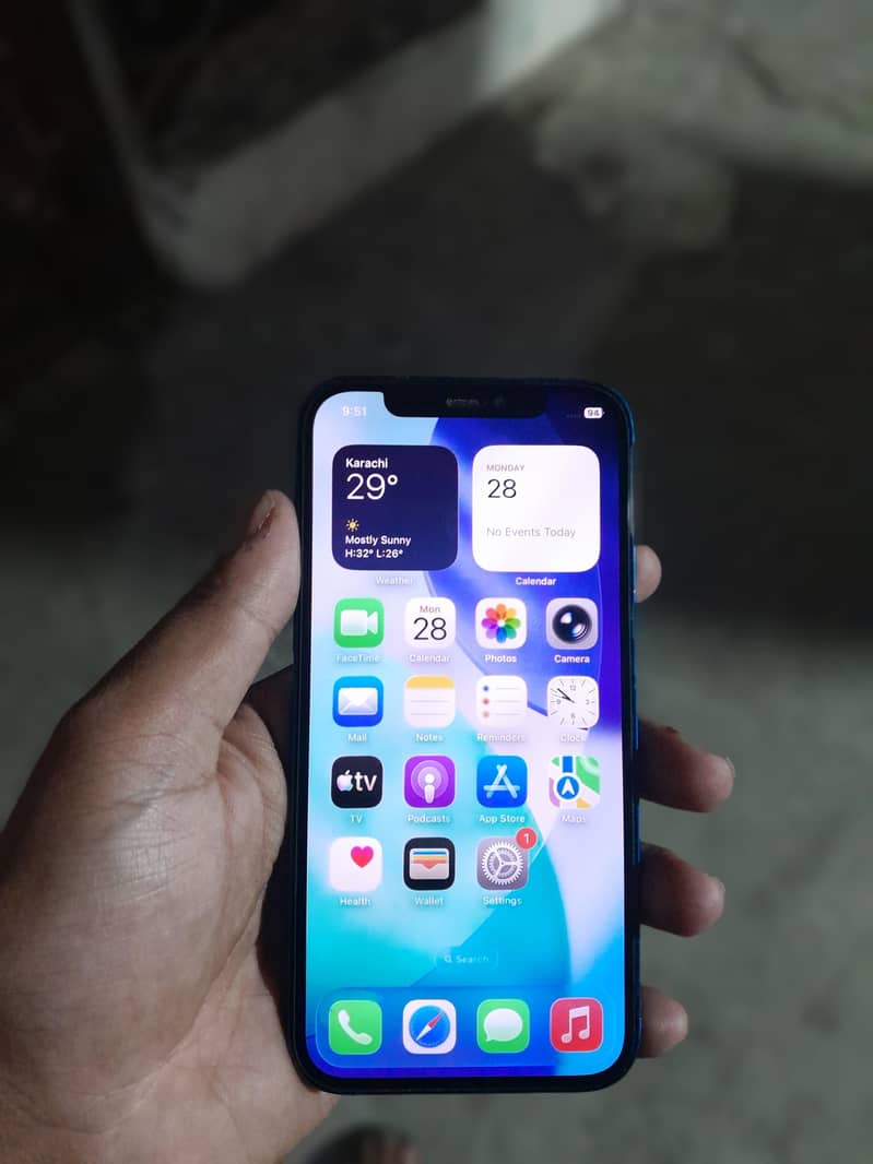 Apple iPhone 12 4