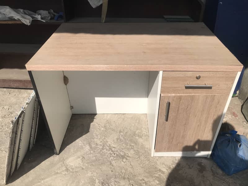 Study Table 0