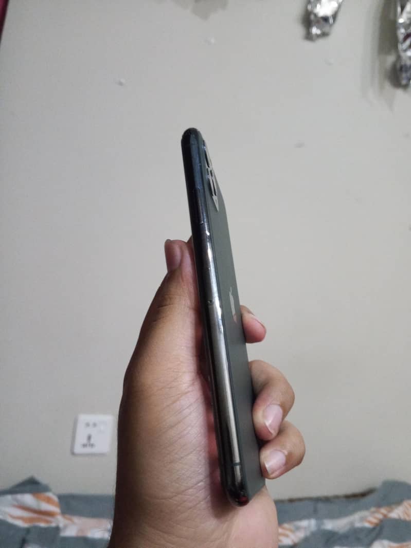 Apple iPhone 11 Pro Max 1