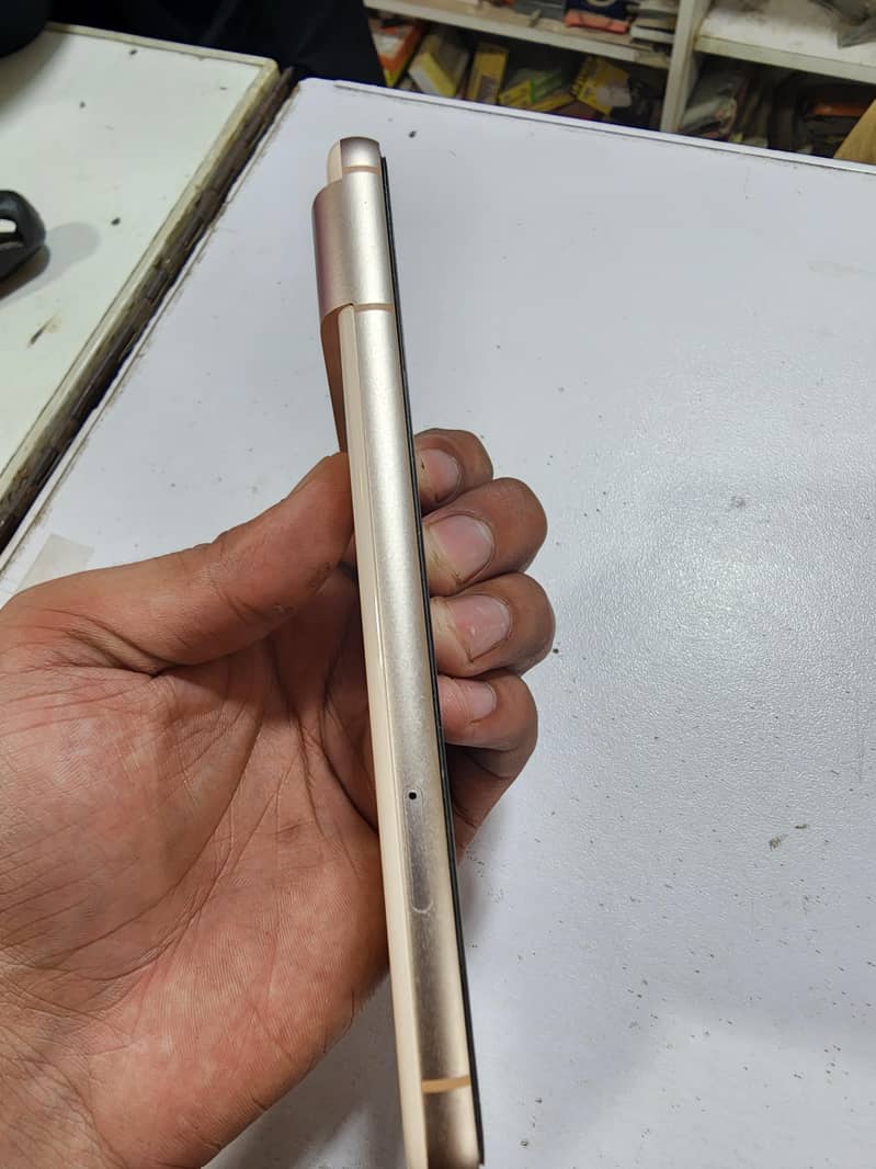Google Pixel 8 2