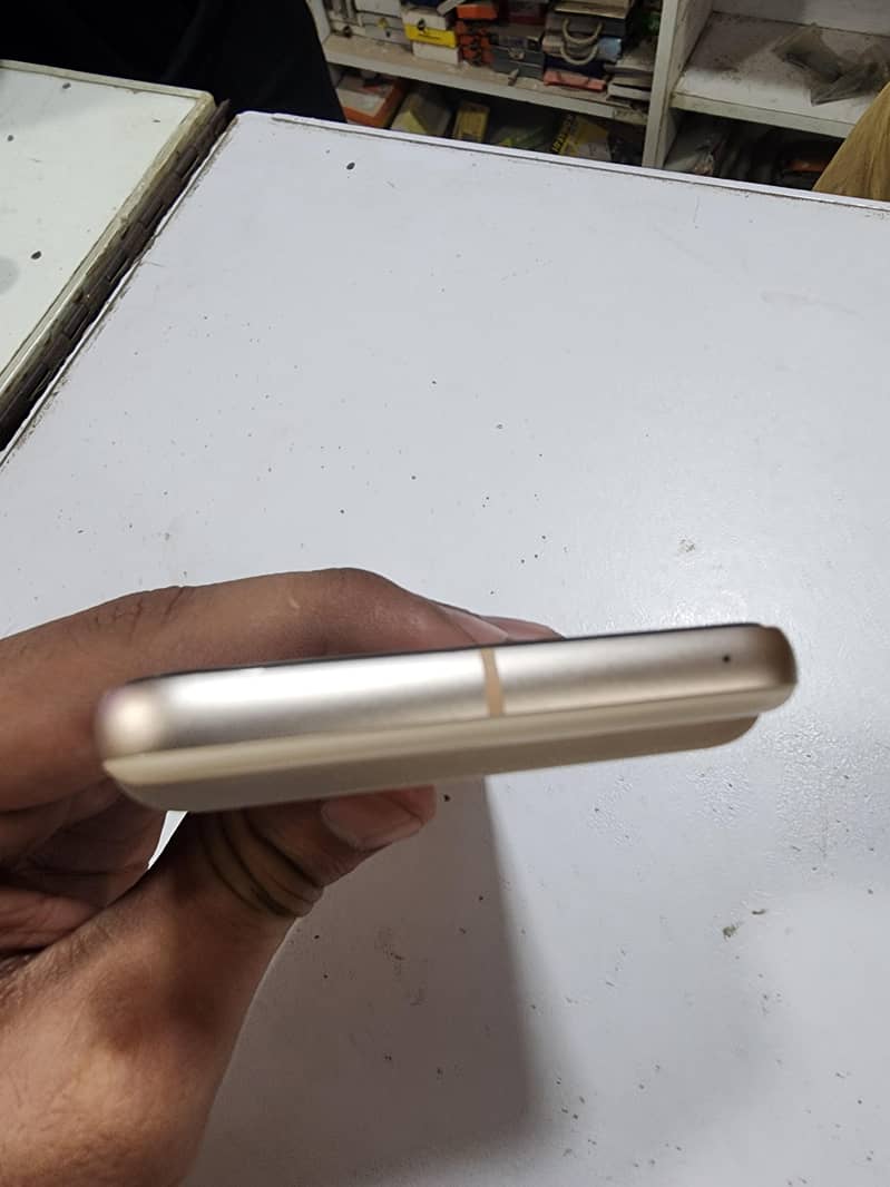 Google Pixel 8 6