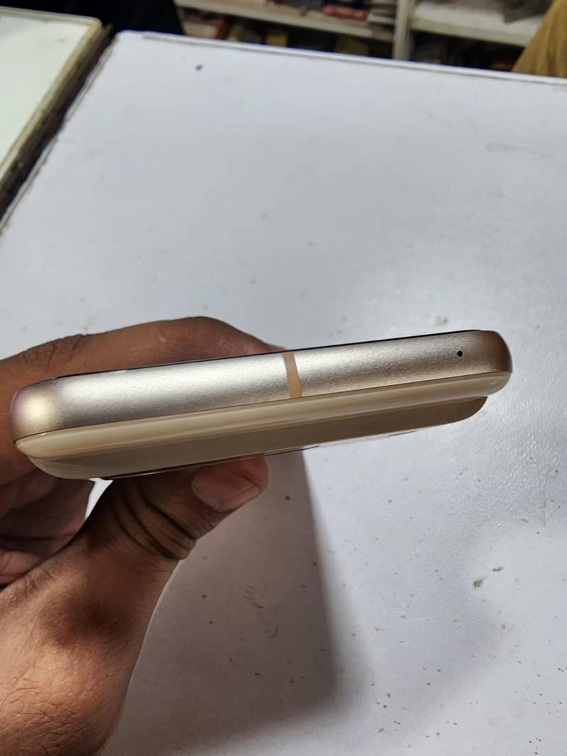 Google Pixel 8 7