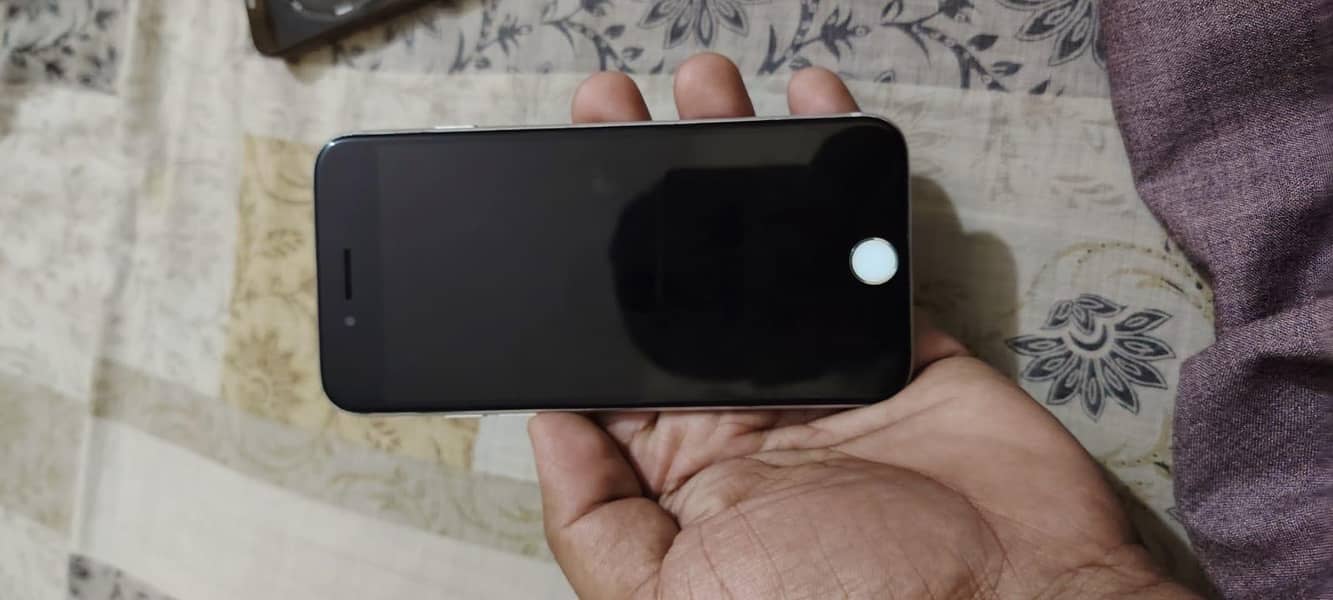 Apple iPhone 7 4