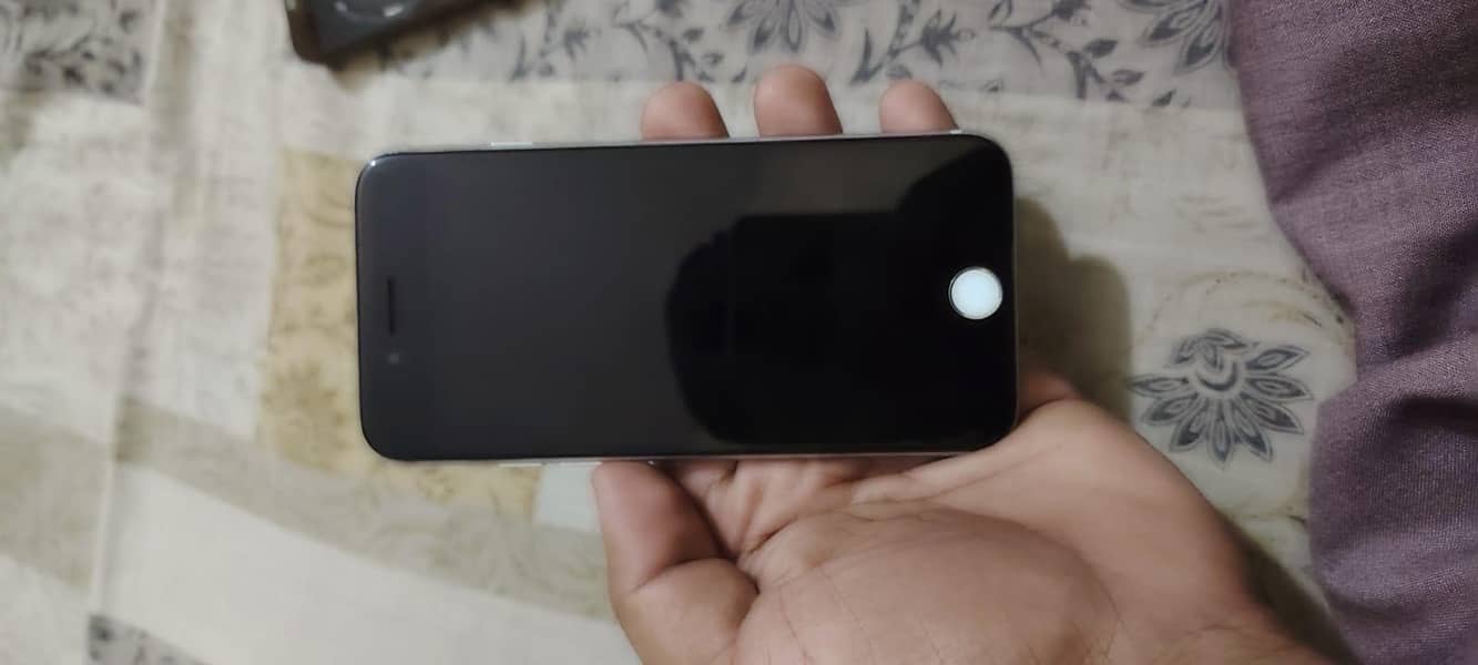 Apple iPhone 7 11
