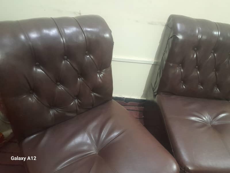 4  leather sofa 0