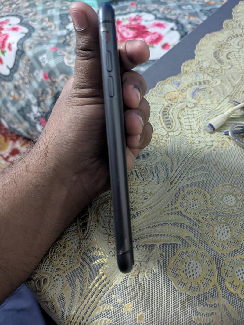 Apple iPhone 11 5