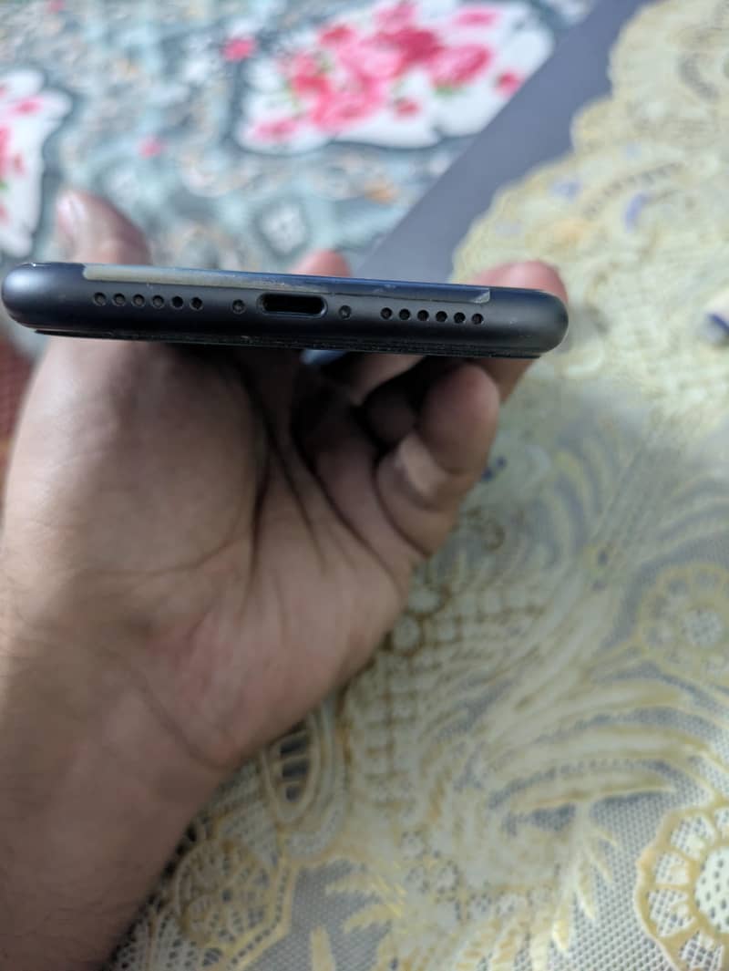 Apple iPhone 11 8