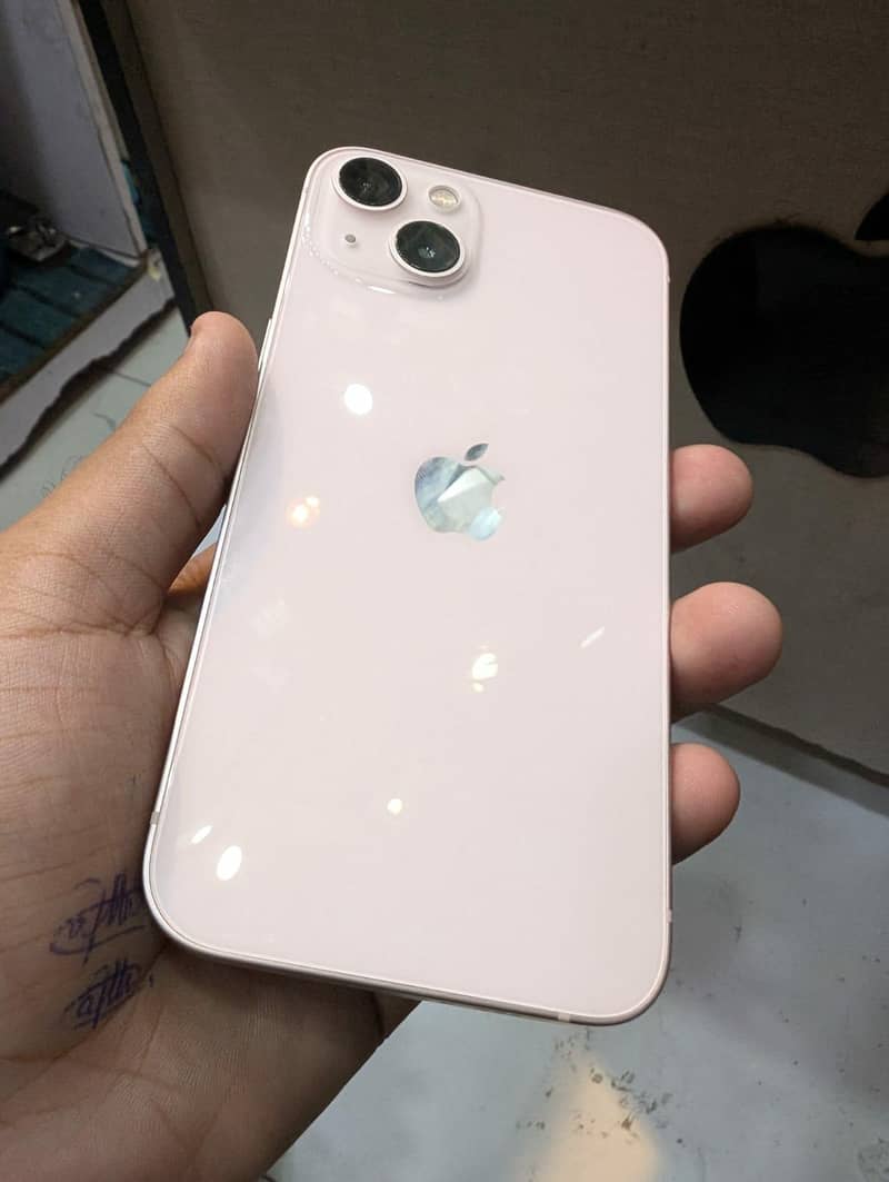 Apple iPhone 13 0
