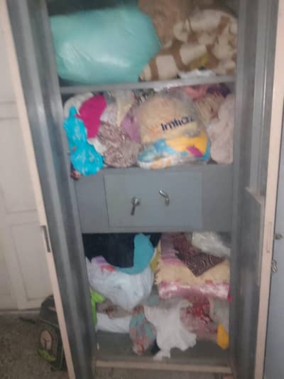 almari 2 door ki h