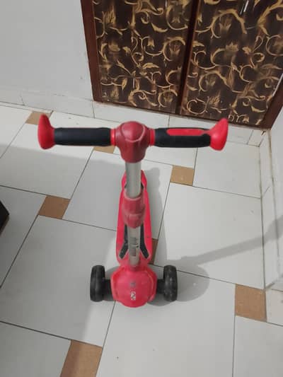 Kids 3-Wheel Kick Scooter with Rear Brake - Red and Black