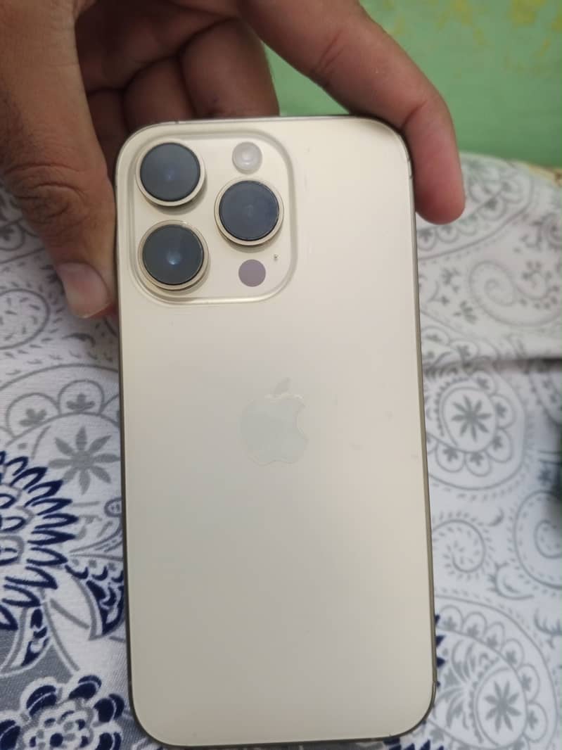 Apple iPhone 14 Pro 3