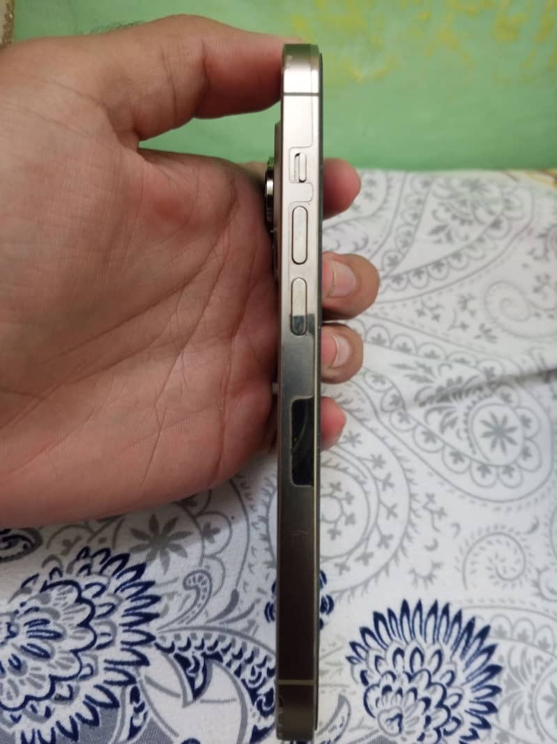 Apple iPhone 14 Pro 4
