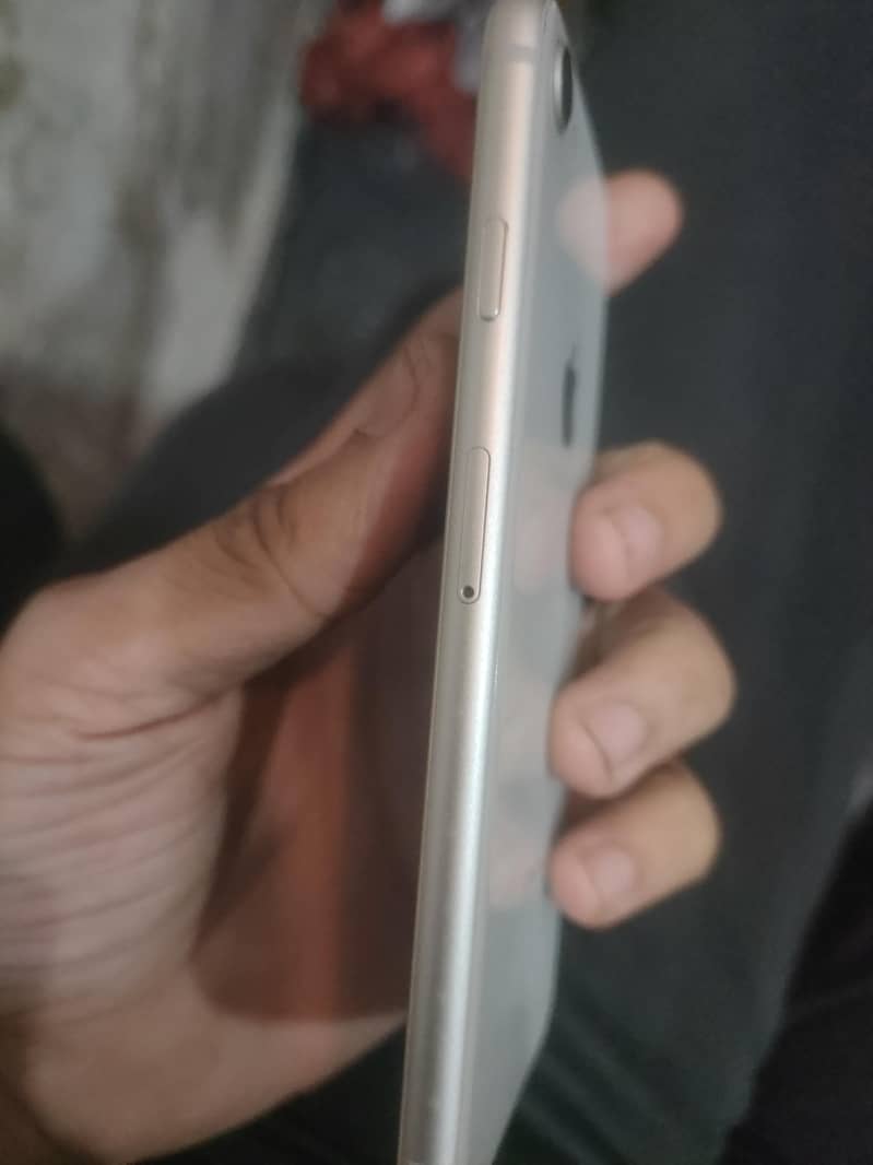 Apple iPhone 8 1