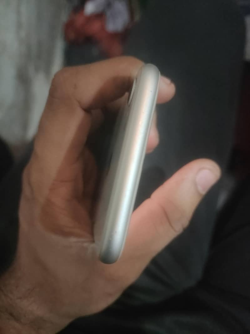 Apple iPhone 8 4