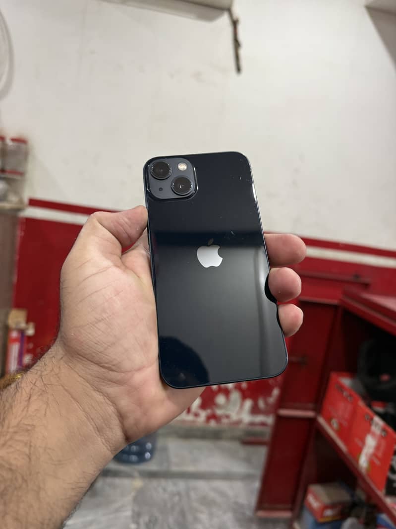 Apple iPhone 13 2