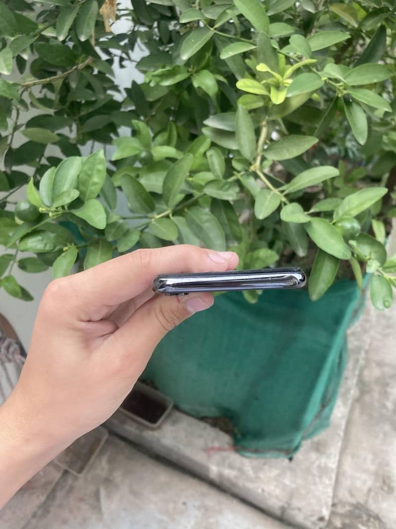 Apple iPhone X 0
