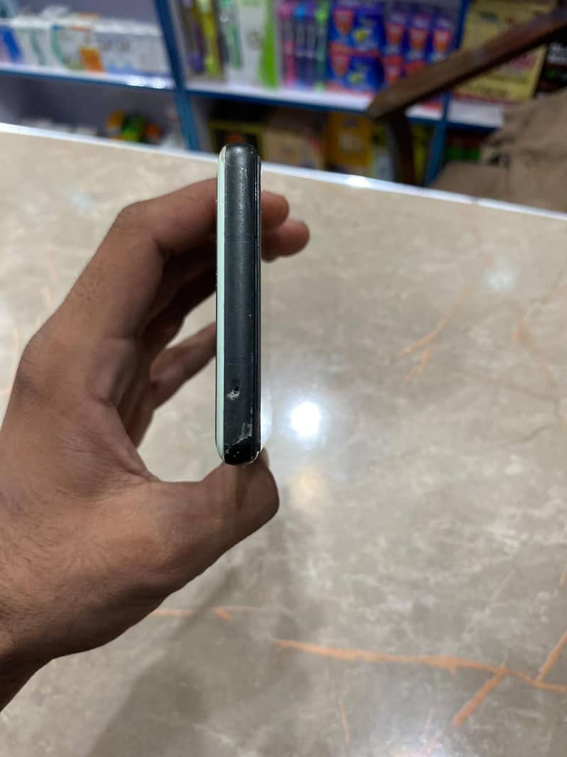 Google Pixel 6a 5