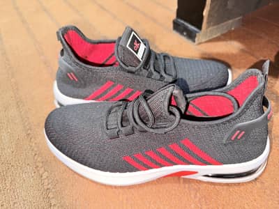 Shoes Brand New color black box pack 8 number