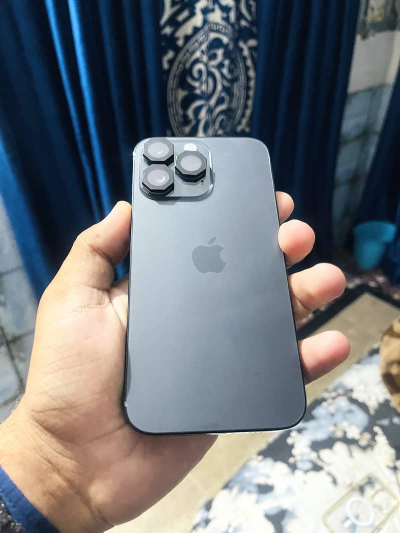 Apple iPhone 14 Pro Max 0