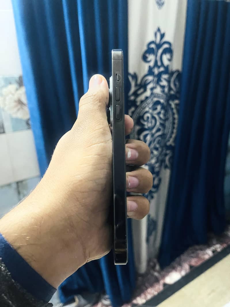 Apple iPhone 14 Pro Max 3