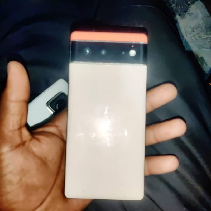 Google Pixel 6 4