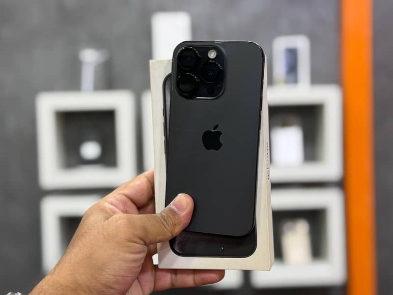 Apple iPhone 15 Pro 0