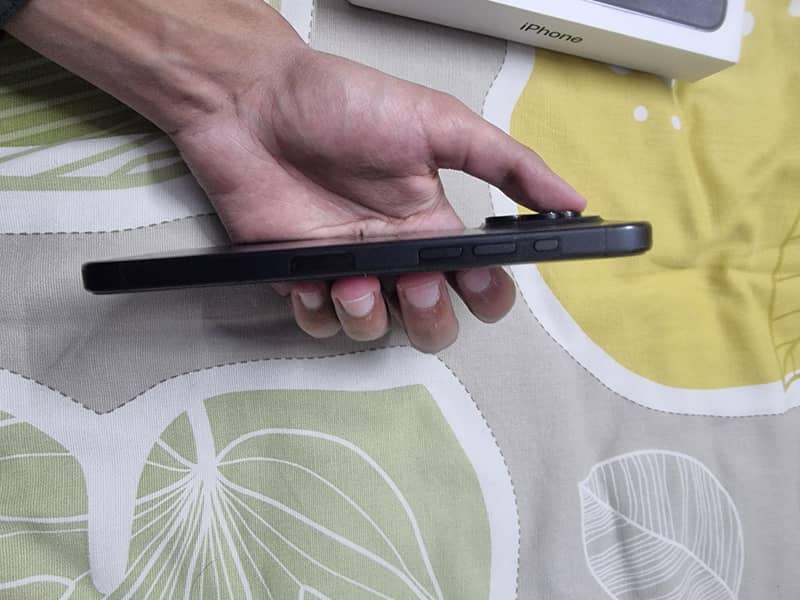 Apple iPhone 15 Pro Max 4